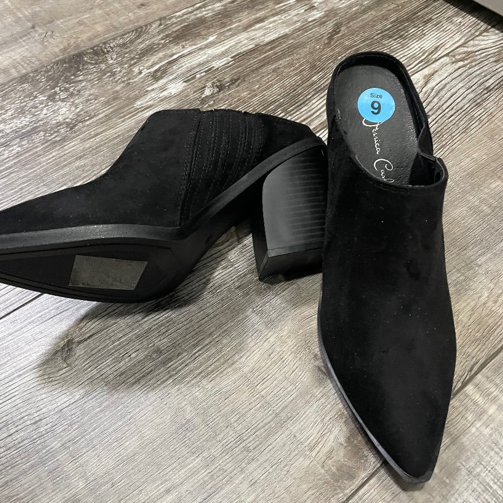 Jessica Carlyle mule